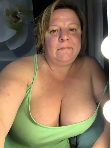 jusichka Cam Model Chat September 26, 2025