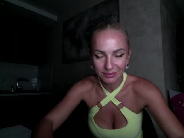 annamari1563 Cam Model Chat September 26, 2025