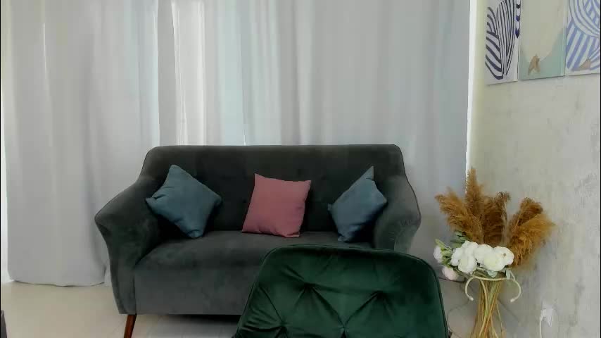 lesi_bloom Cam Model Chat September 26, 2025