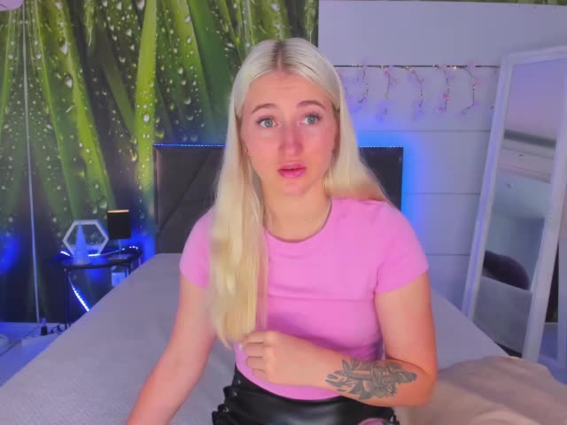 HollyTaillor Cam Model Chat September 26, 2025