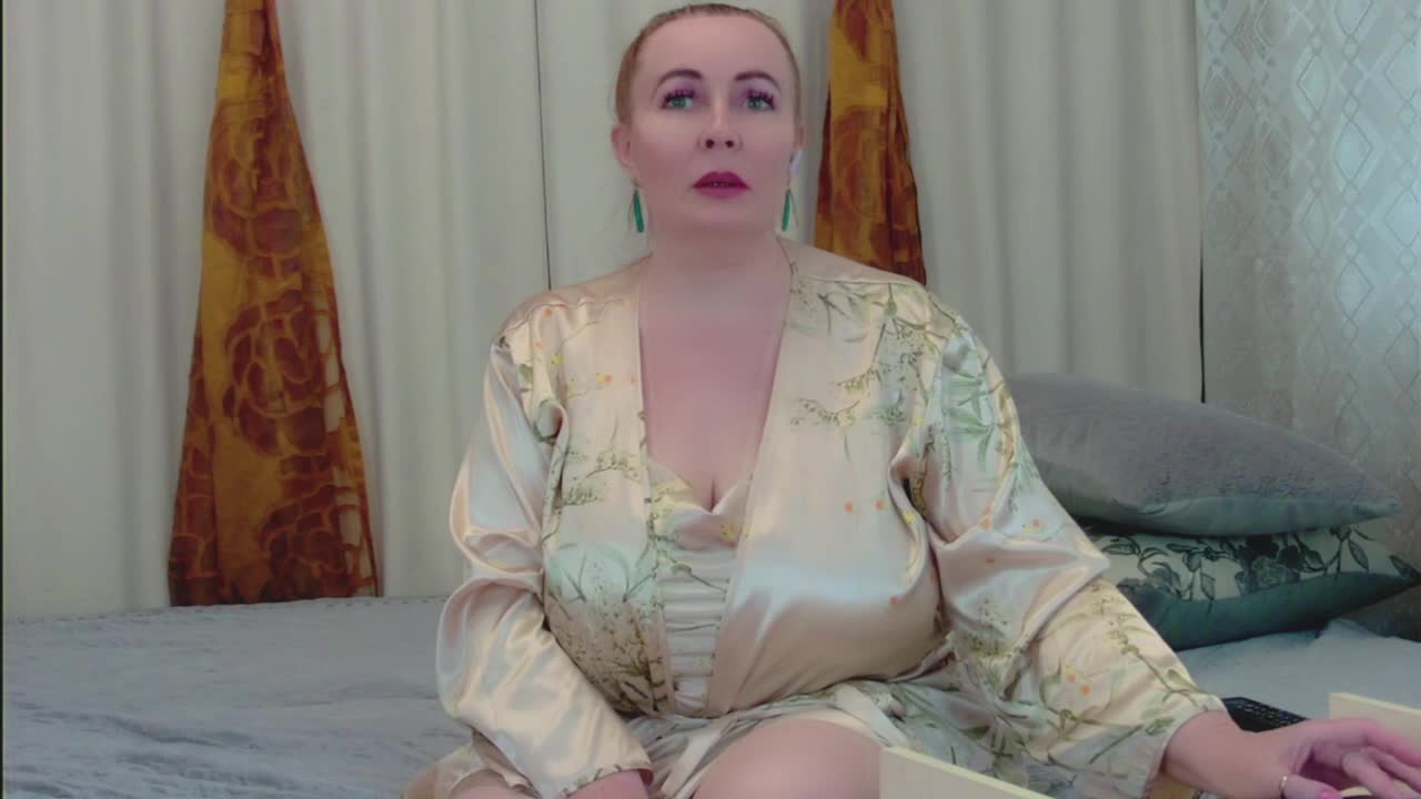 IrennaShine Cam Model Chat September 26, 2025