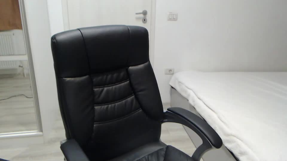 blue_eyes96 Cam Model Chat September 26, 2025