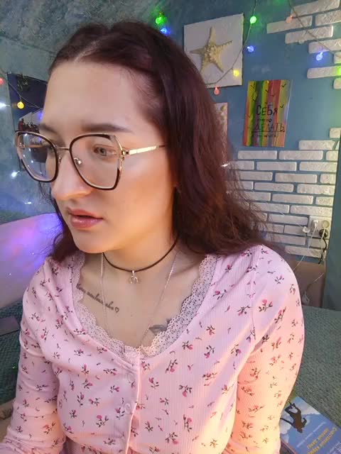 Mari_Gold Cam Model Chat September 26, 2025