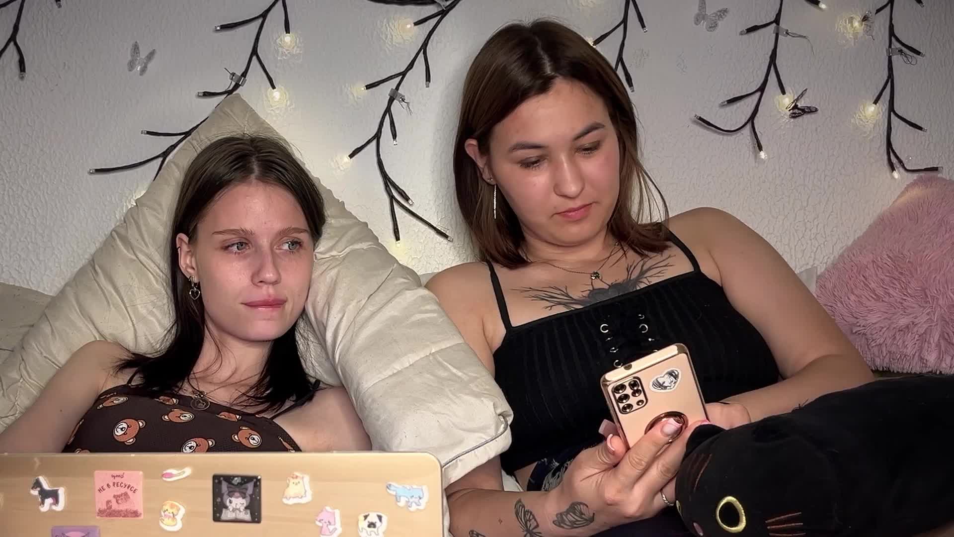 ZoyaVikki Cam Model Chat September 26, 2025