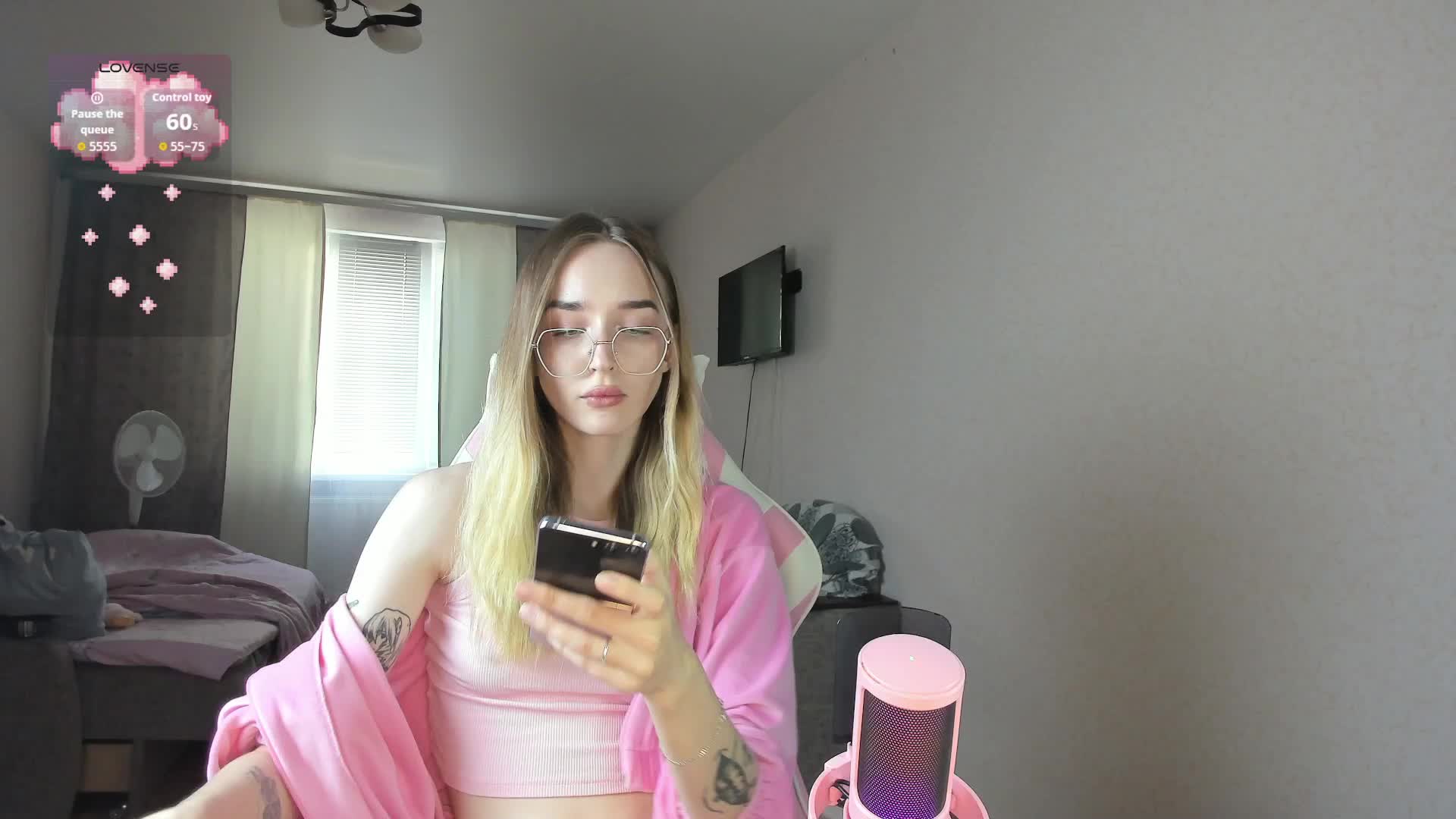 Polikinesis Cam Model Chat September 26, 2025