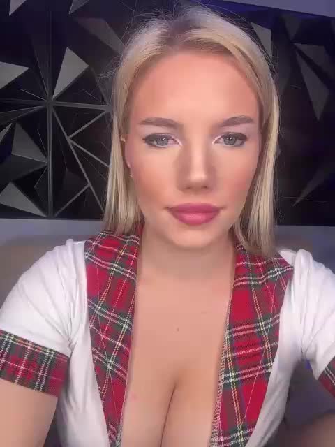 LYALAtop Cam Model Chat September 26, 2025