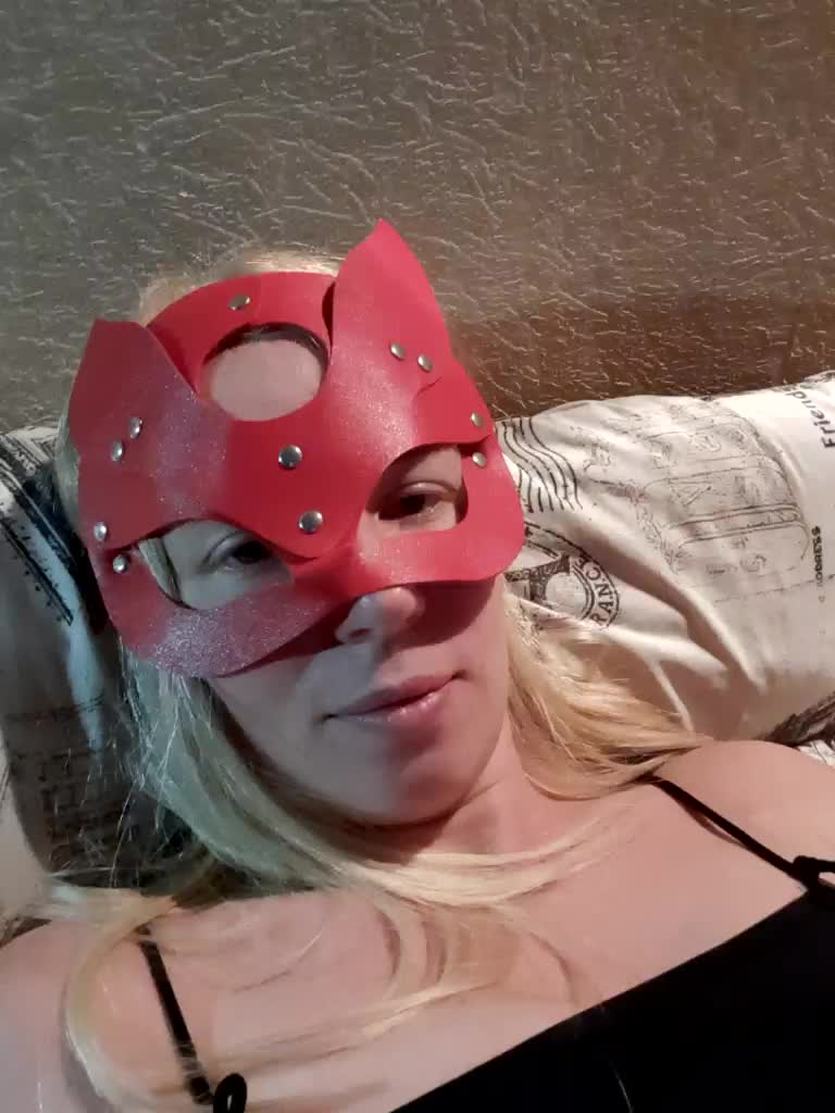 -nelya- Cam Model Chat September 26, 2025