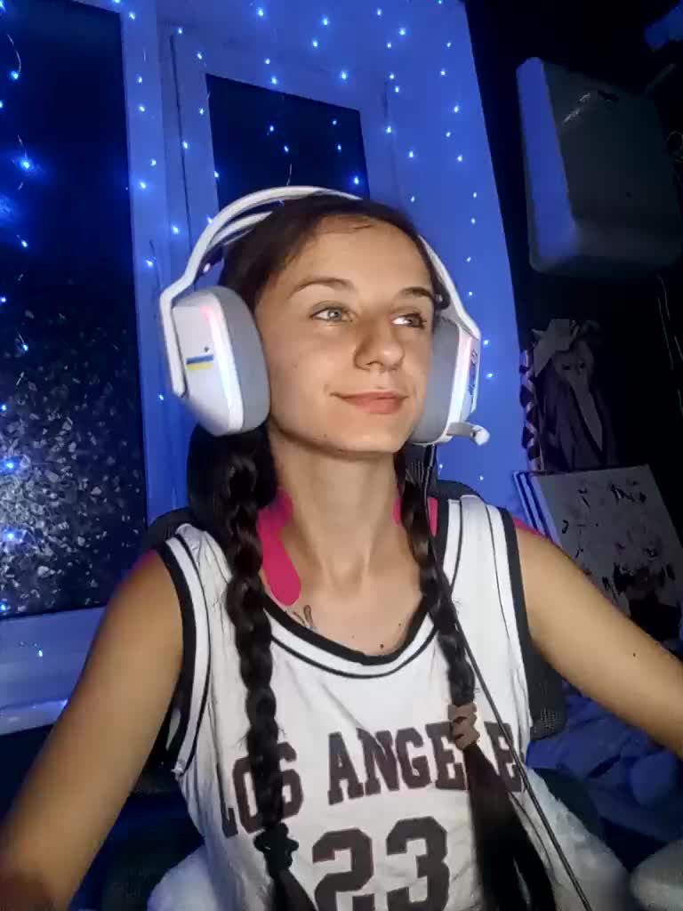 KikNika Cam Model Chat September 27, 2025