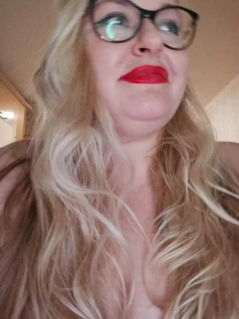 NushaMilf Cam Model Chat September 27, 2025