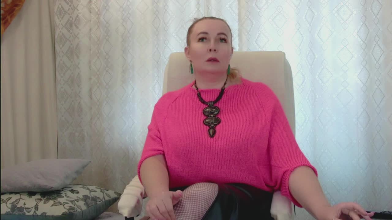 IrennaShine Cam Model Chat September 27, 2025