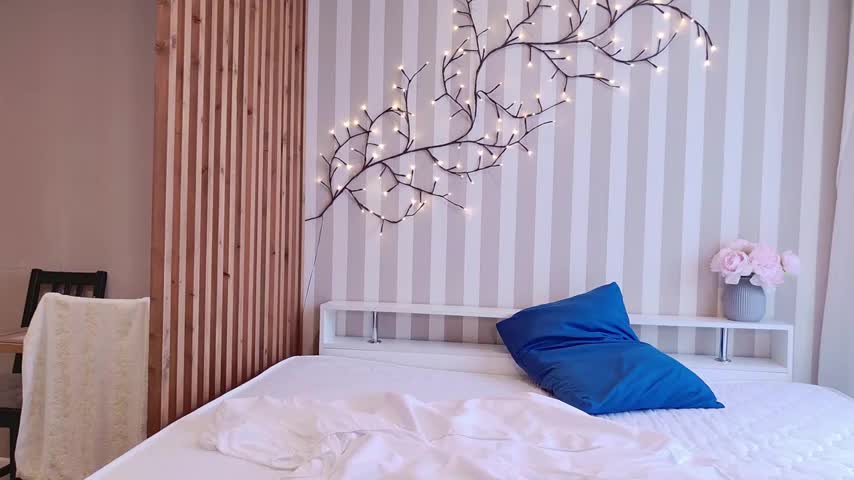 Katrin_Honey Cam Model Chat September 27, 2025