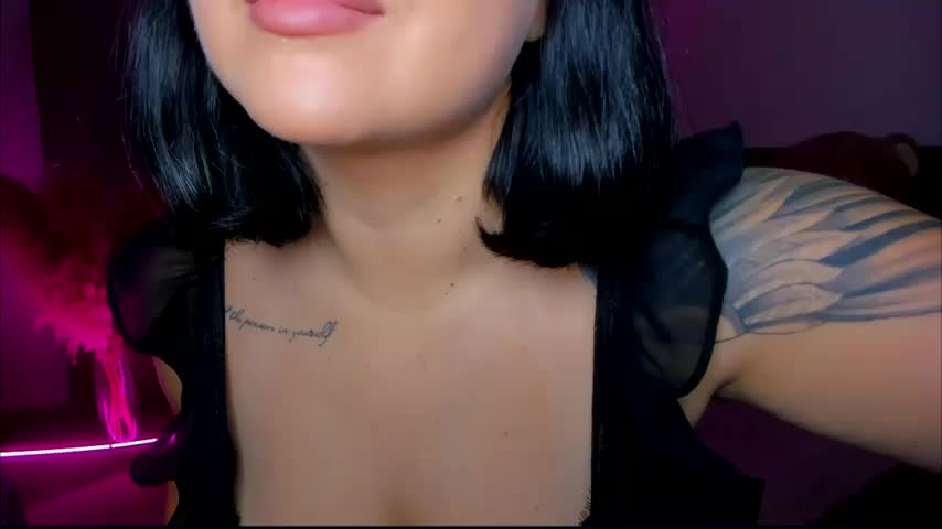 KylieLips Cam Model Chat September 27, 2025