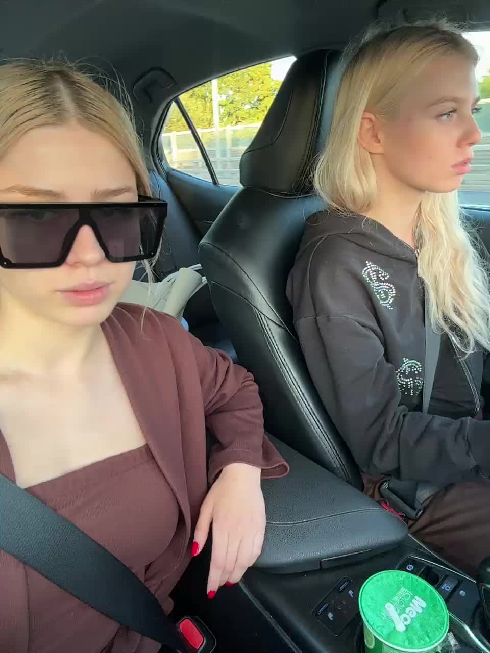 VibroMashulkaDashulka Cam Model Chat September 27, 2025