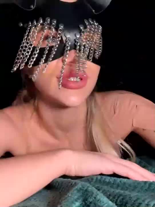 Melania13 Cam Model Chat September 27, 2025