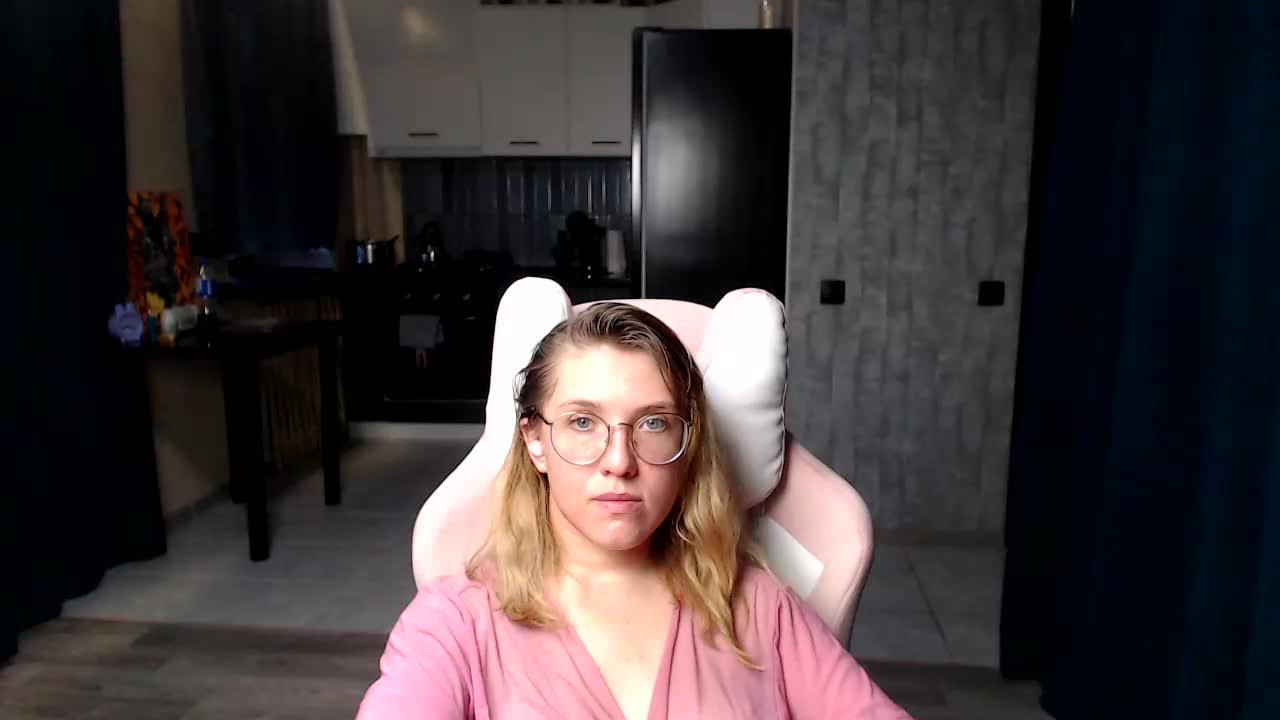 Regimasmile Cam Model Chat September 27, 2025