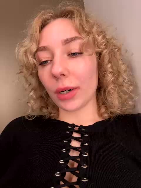 CHERRY-LADY- Cam Model Chat September 27, 2025