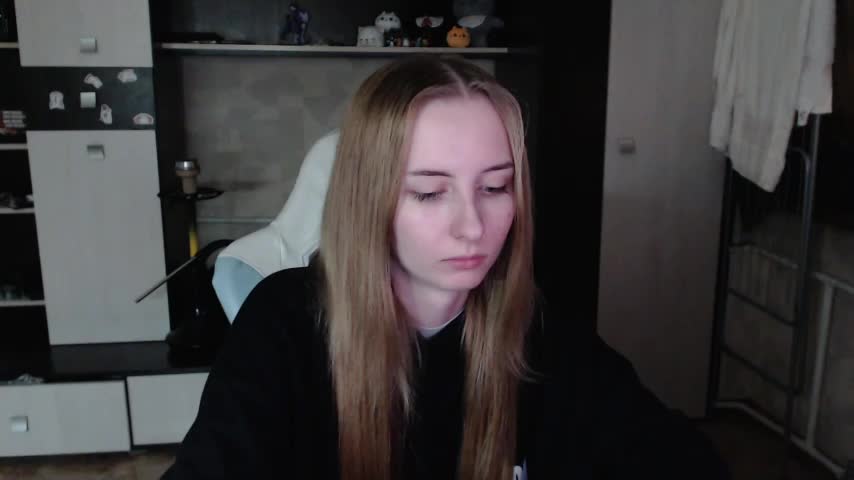 Cutti_Crystal Cam Model Chat September 27, 2025