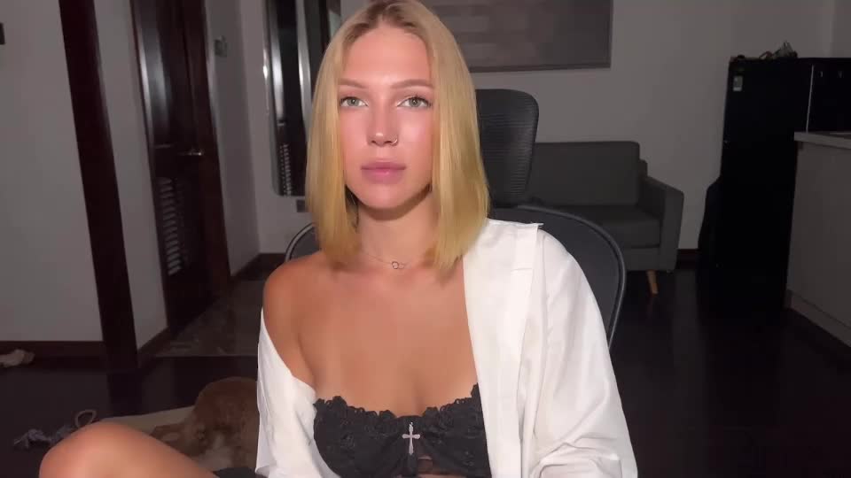 mia_floo Cam Model Chat September 27, 2025