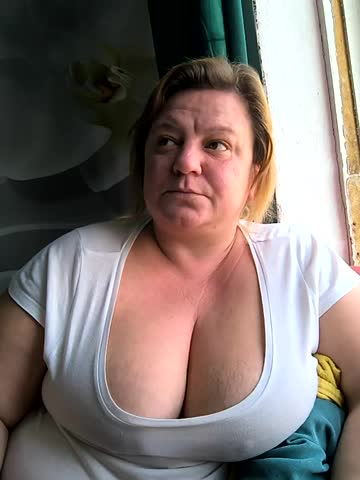 jusichka Cam Model Chat September 27, 2025