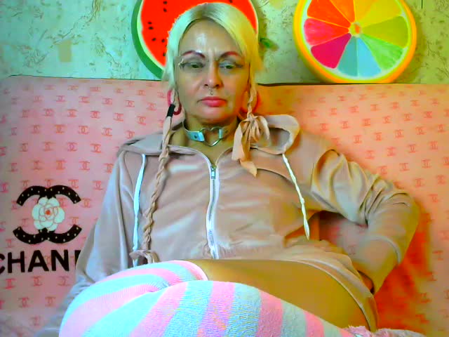 GardenerofIllusions Cam Model Chat September 27, 2025