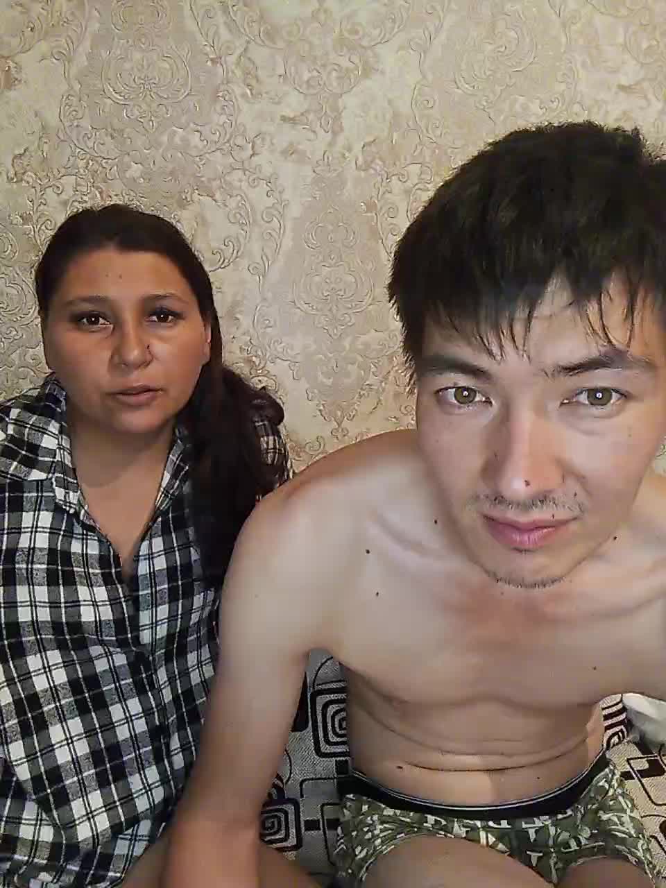 Mary-and-Max Cam Model Chat September 27, 2025