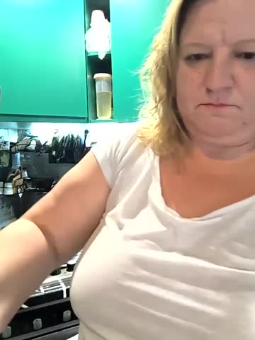 jusichka Cam Model Chat September 27, 2025