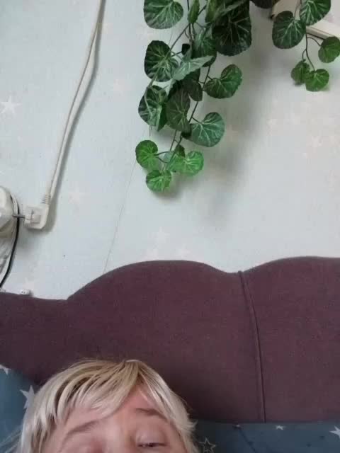 MerellinFicus Cam Model Chat September 27, 2025