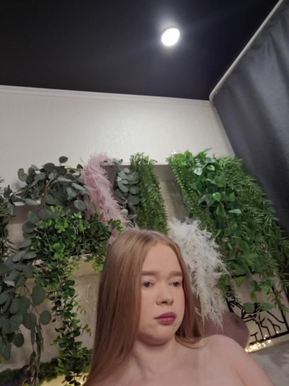 -scyrim- Cam Model Chat September 27, 2025