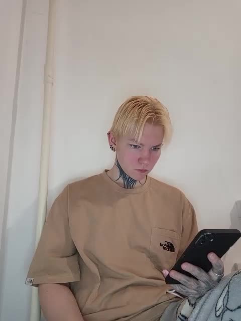 Zhenyya- Cam Model Chat September 27, 2025