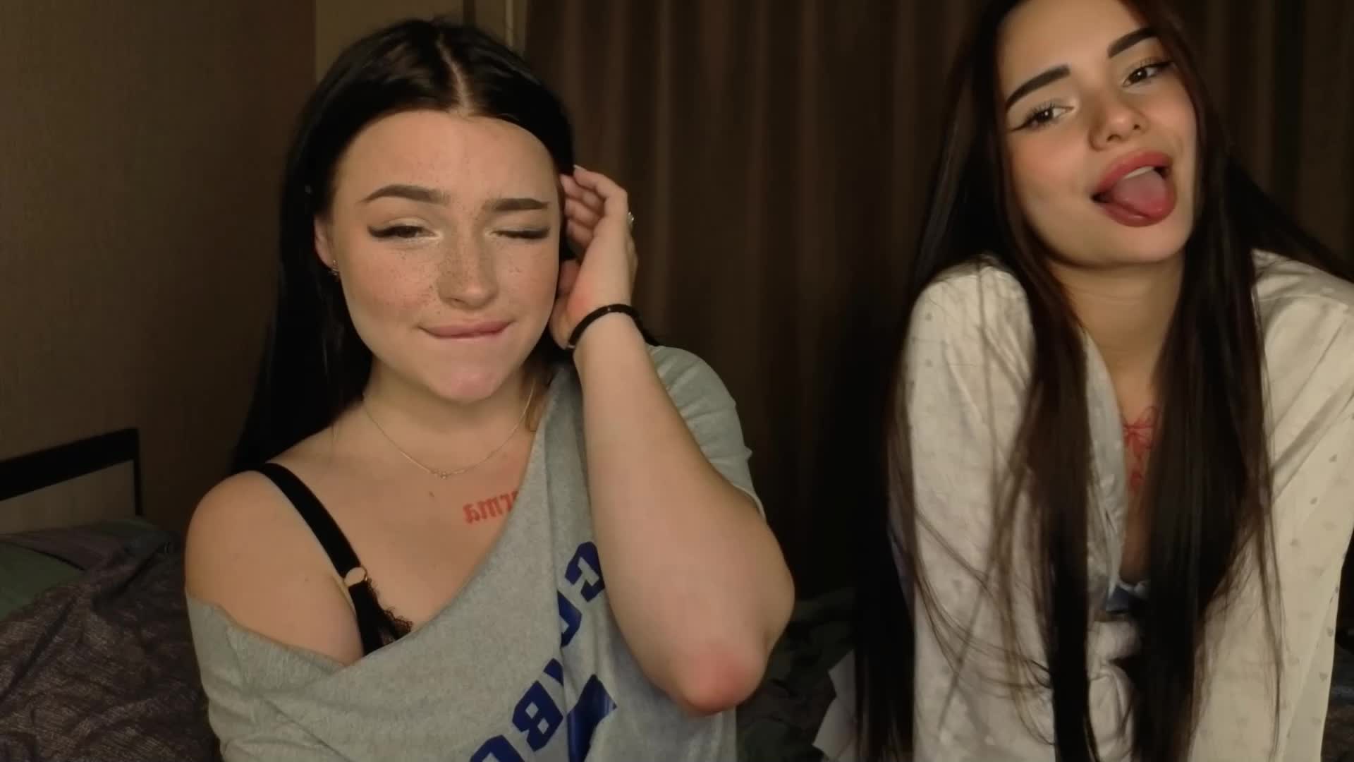 LisaAndDenis Cam Model Chat September 27, 2025