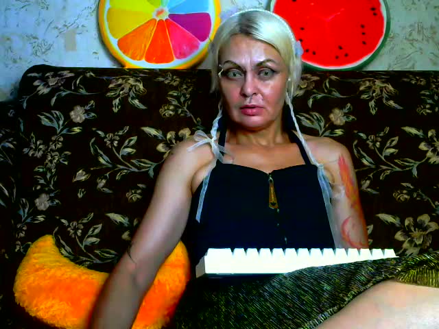 GardenerofIllusions Cam Model Chat September 27, 2025