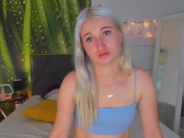 HollyTaillor Cam Model Chat September 27, 2025