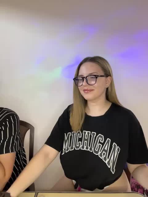 Cris_Mi Cam Model Chat September 27, 2025