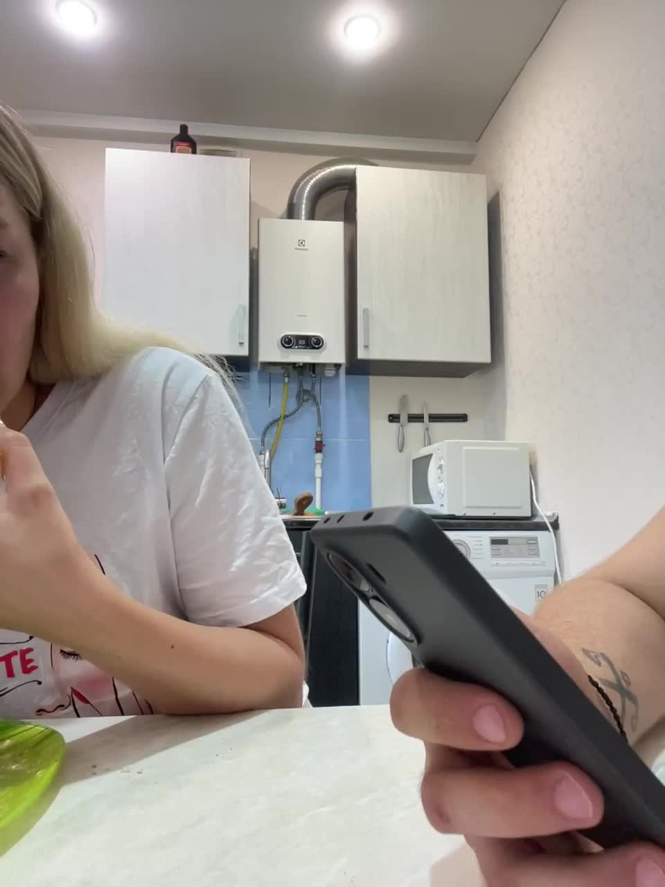 q2za34 Cam Model Chat September 27, 2025