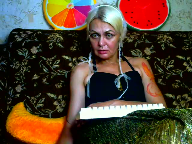 GardenerofIllusions Cam Model Chat September 27, 2025