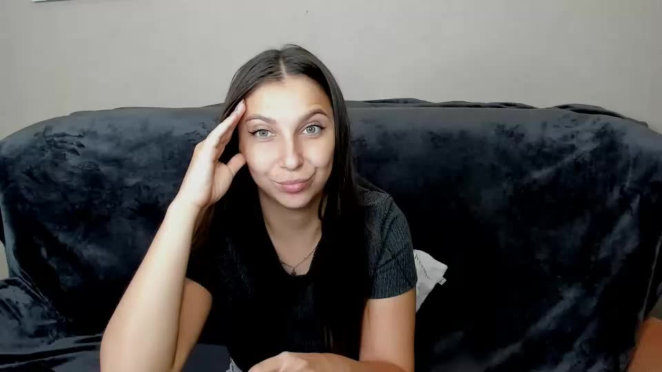 sinthiahug Cam Model Chat September 27, 2025