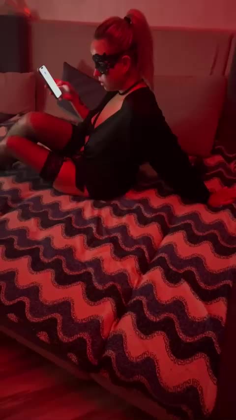 Perverse-family Cam Model Chat September 27, 2025