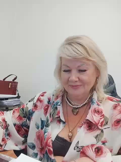 BESTija-1 Cam Model Chat September 27, 2025