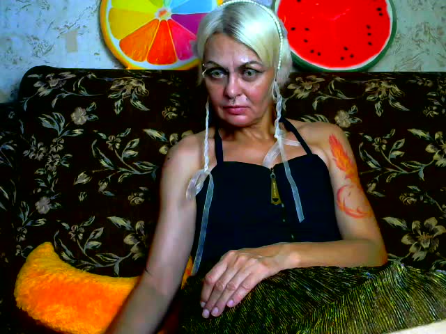 GardenerofIllusions Cam Model Chat September 27, 2025