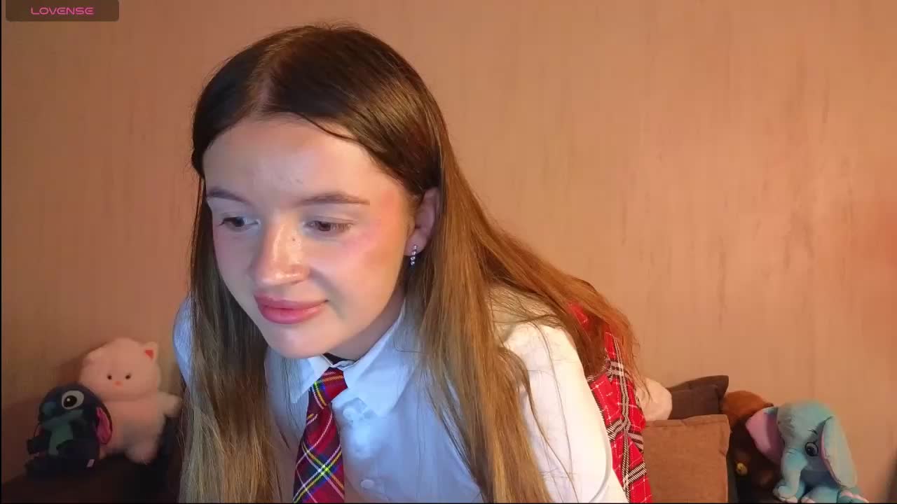 Rosaline_lov Cam Model Chat September 27, 2025