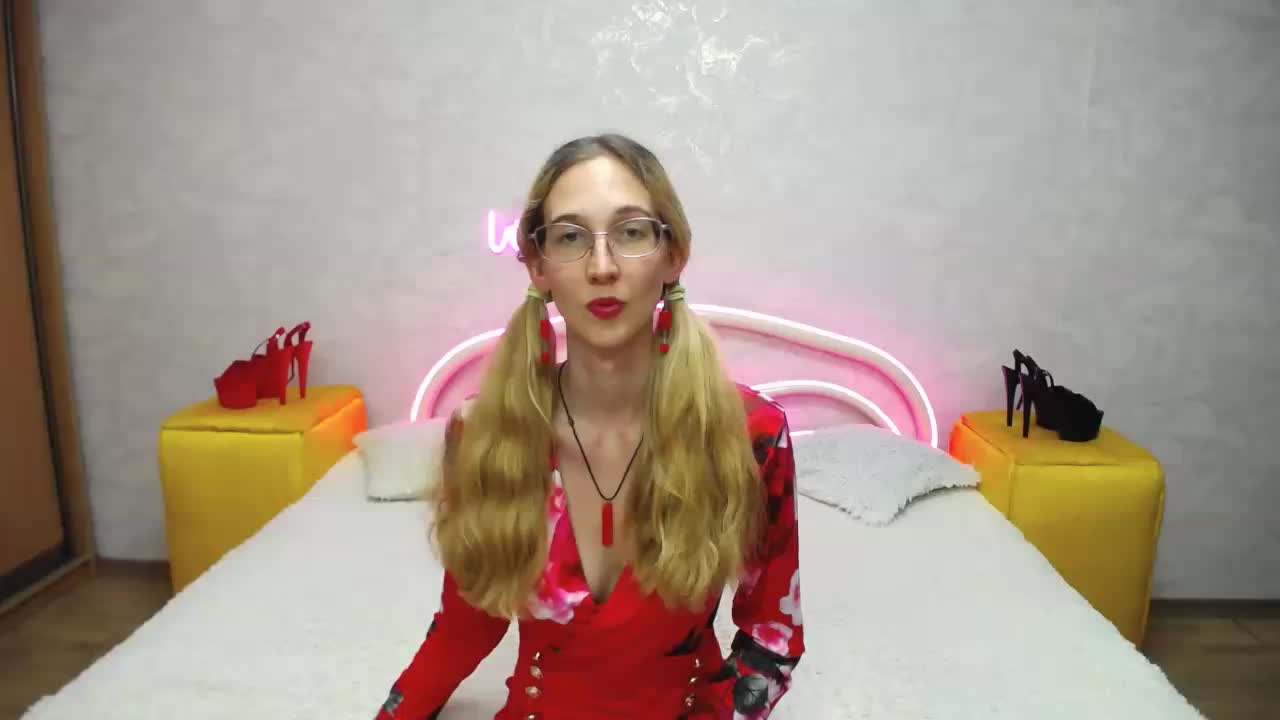 LizzieBrait Cam Model Chat September 27, 2025