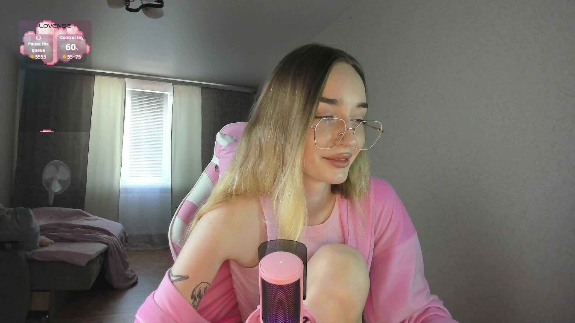 Polikinesis Cam Model Chat September 27, 2025