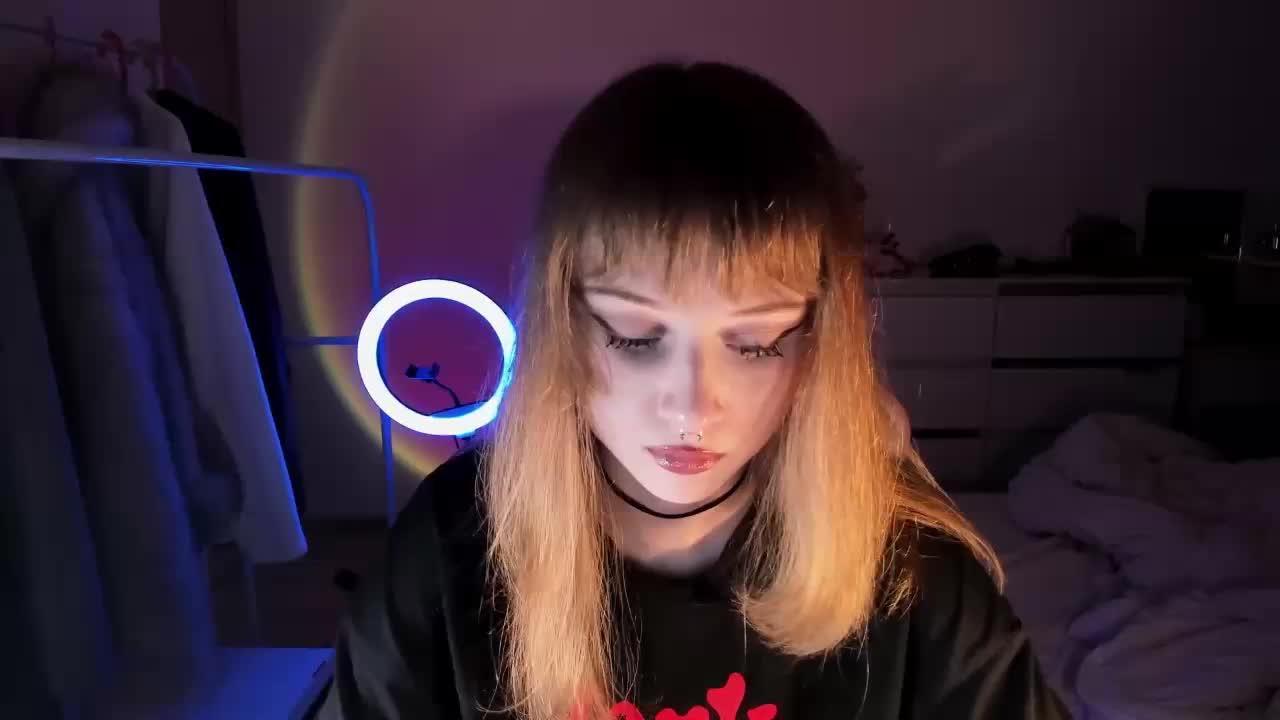 mnepohuyy Cam Model Chat September 27, 2025