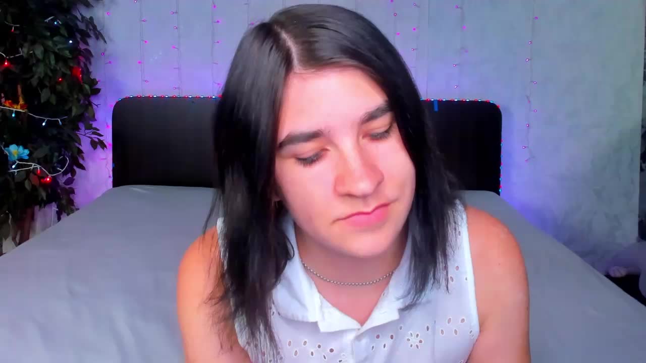 Polly-Love Cam Model Chat September 27, 2025