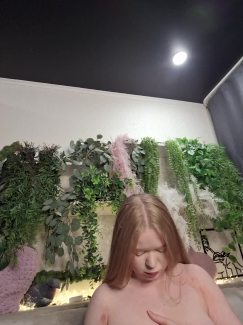 -scyrim- Cam Model Chat September 27, 2025