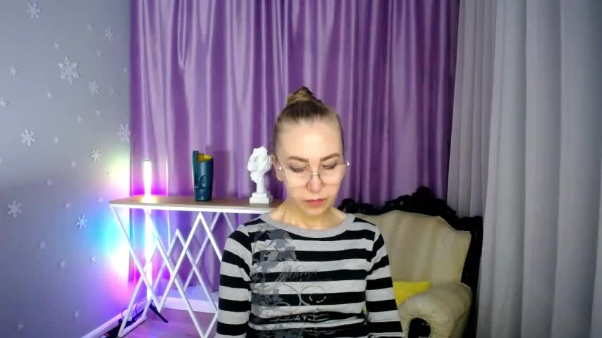 queen_a_n_i Cam Model Chat September 27, 2025