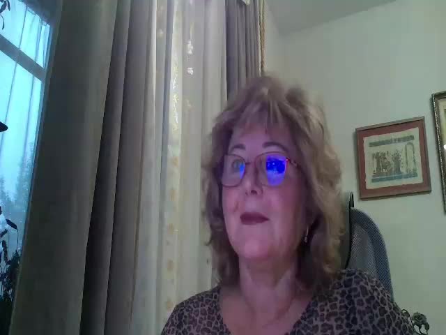 KarinkaSweet Cam Model Chat September 27, 2025