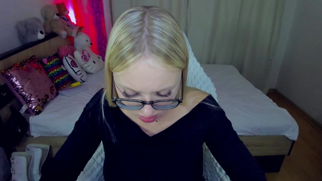 MindyKally Cam Model Chat September 27, 2025