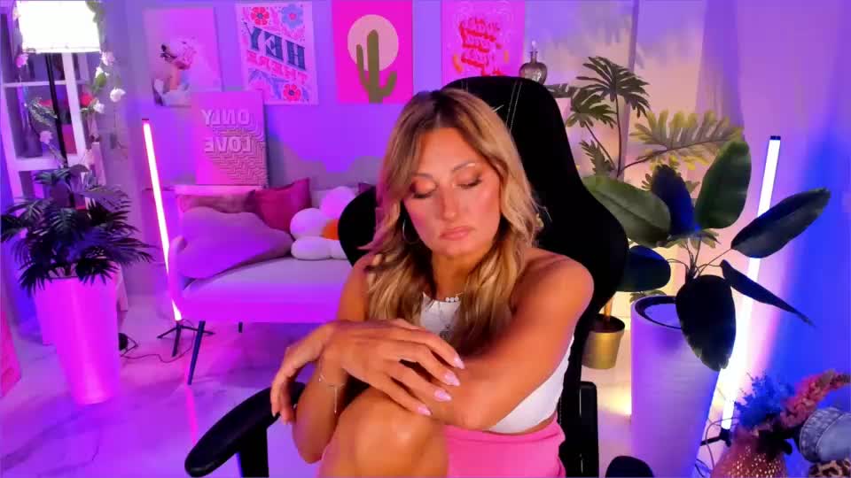 sarahholly Cam Model Chat September 27, 2025