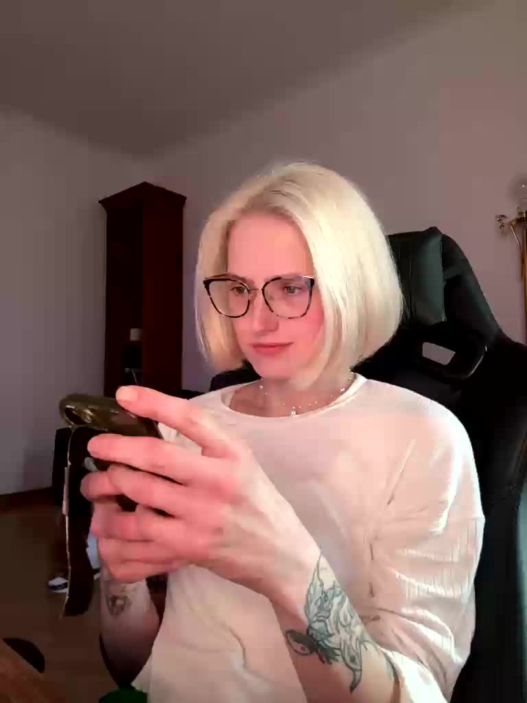 Sexy-Sweets Cam Model Chat September 27, 2025